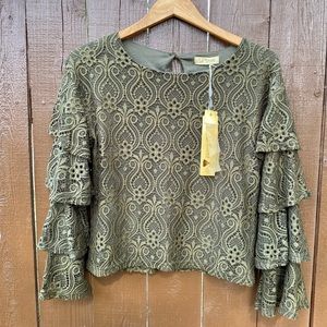 Long sleeve ruffle top